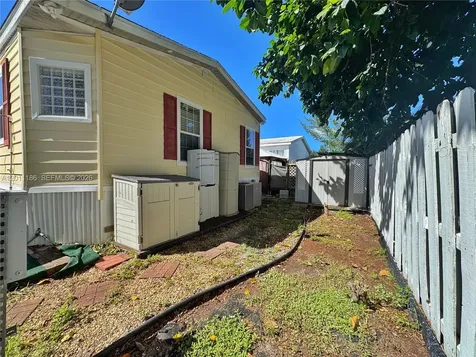 2863 SW 58th Manor Dania Beach FL 33312