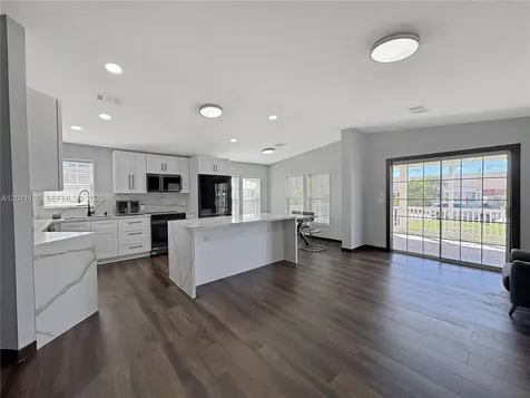 2863 SW 58th Manor Dania Beach FL 33312