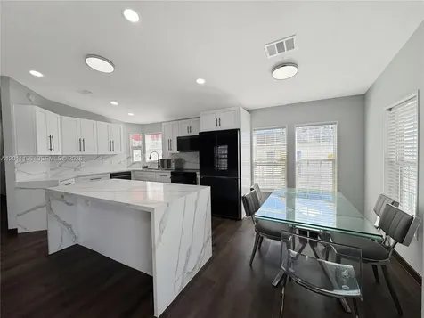 2863 SW 58th Manor Dania Beach FL 33312