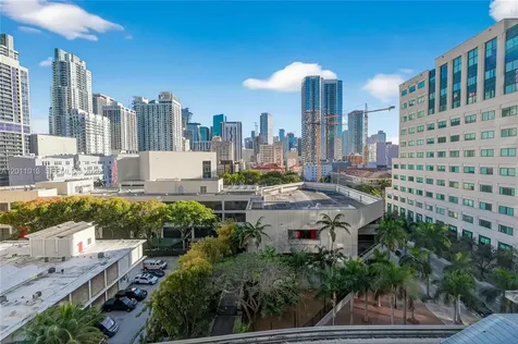 121 NE 5 Street Miami FL 33132