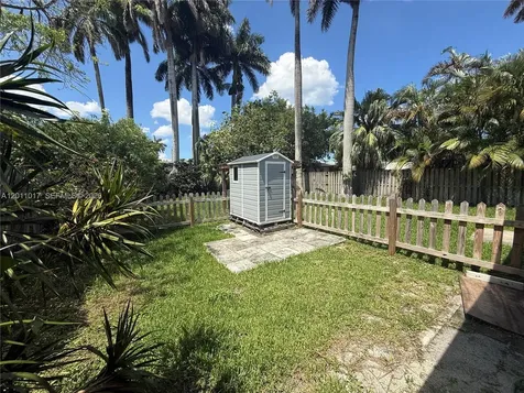 115 SE 2nd Street Dania Beach FL 33004