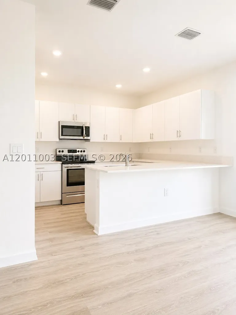 925 NE 211th Street Miami FL 33179