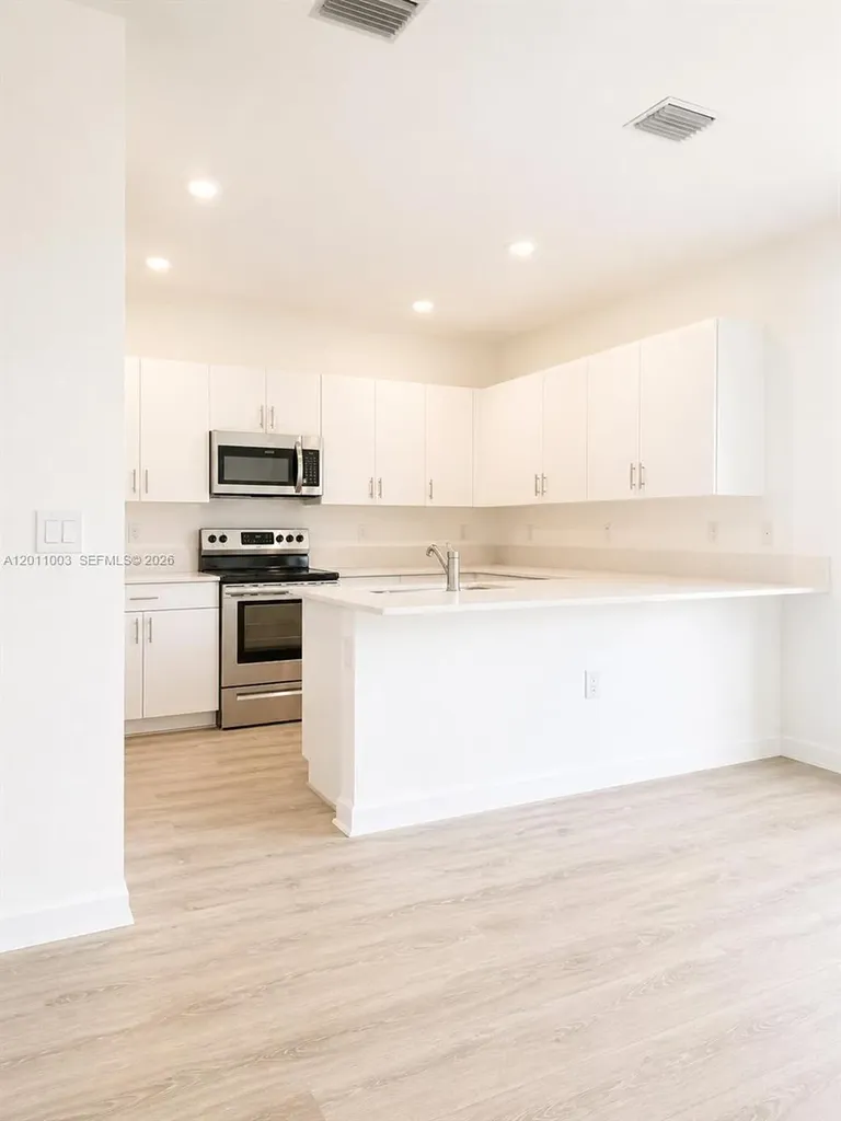 925 NE 211th Street Miami FL 33179