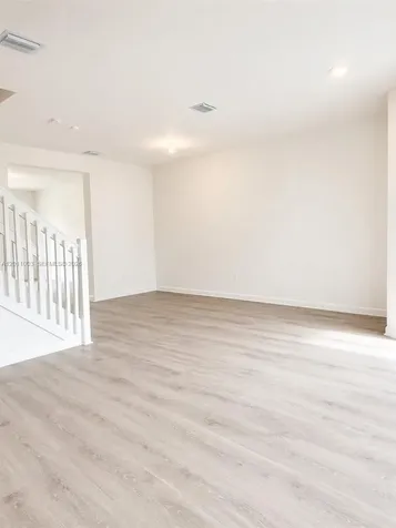 925 NE 211th Street Miami FL 33179