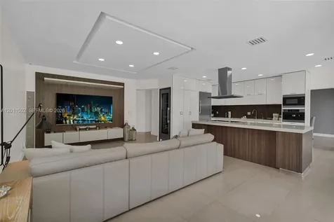 10762 NW 71st Street Doral FL 33178