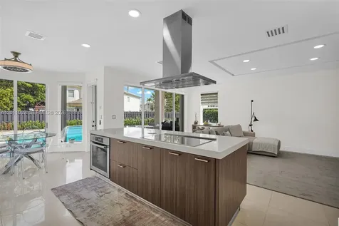 10762 NW 71st Street Doral FL 33178