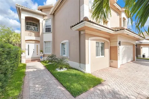 10762 NW 71st Street Doral FL 33178