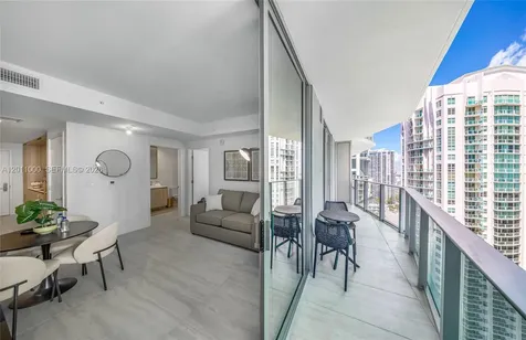 77 SE 5th Street Miami FL 33131