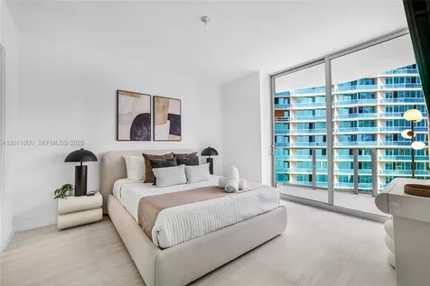 77 SE 5th Street Miami FL 33131