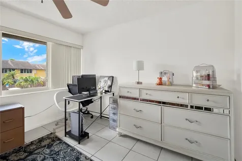 15460 SW 82nd Lane Miami FL 33193