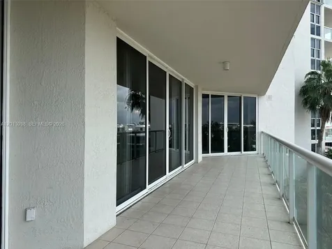 6001 N Ocean Drive Hollywood FL 33019