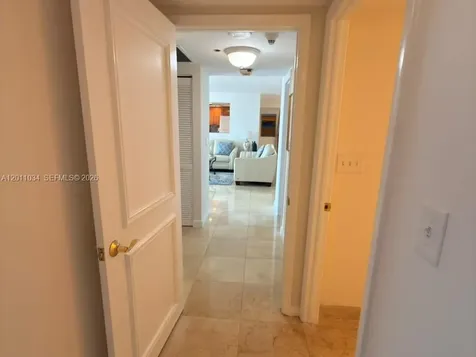 4000 Towerside Terrace Miami FL 33138