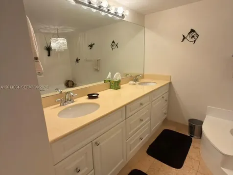 4000 Towerside Terrace Miami FL 33138