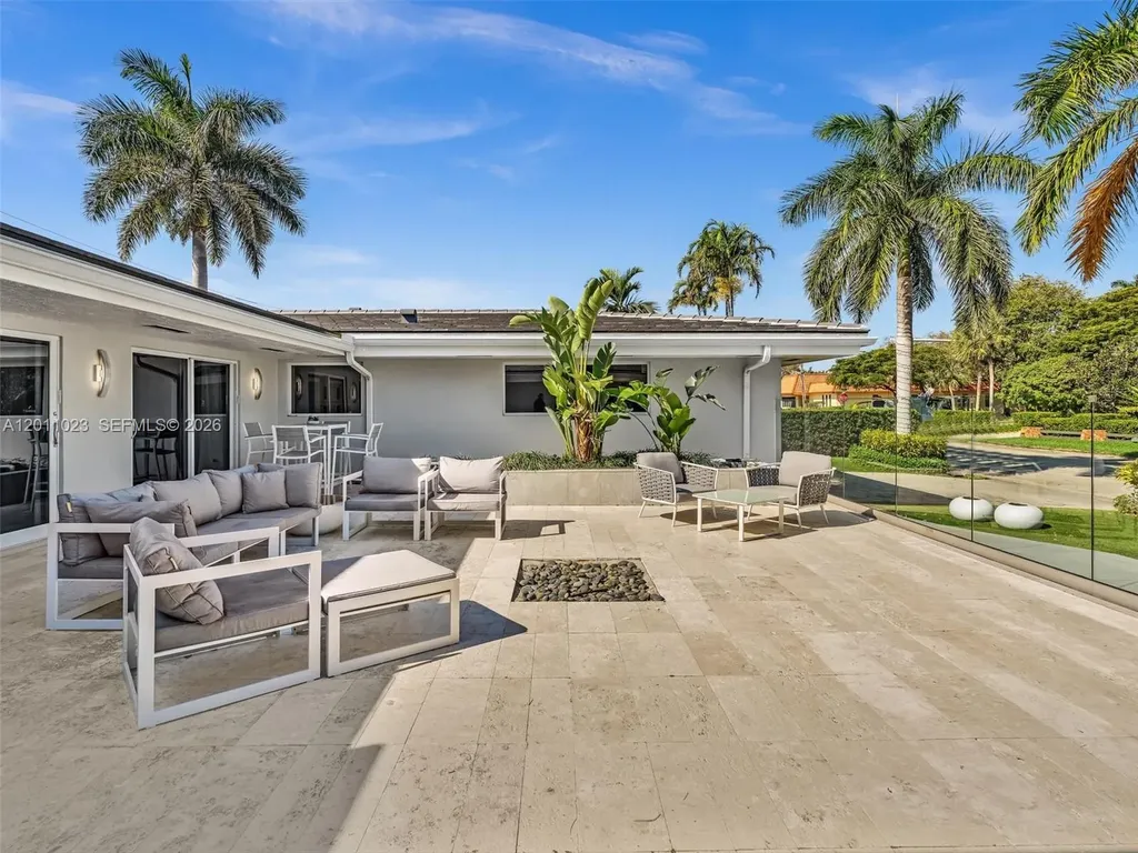 840 S Southlake Drive Hollywood FL 33019
