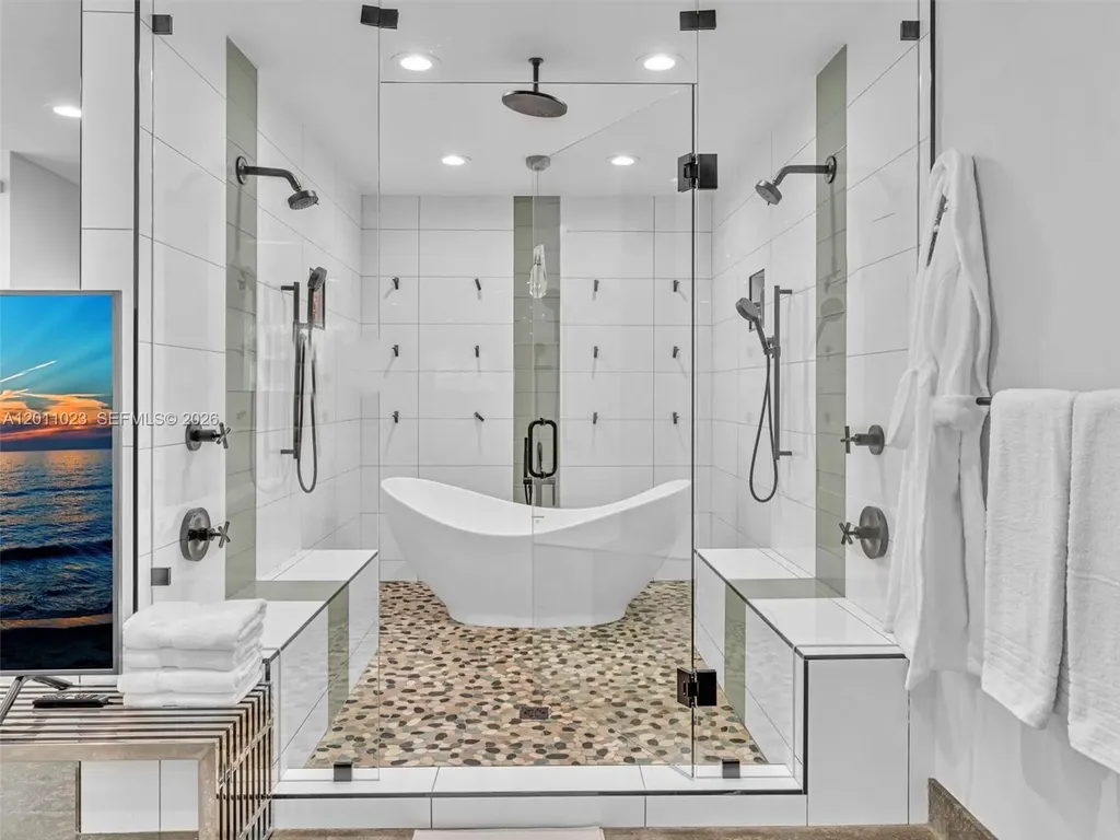 840 S Southlake Drive Hollywood FL 33019