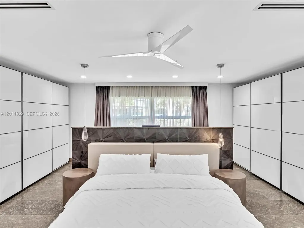 840 S Southlake Drive Hollywood FL 33019