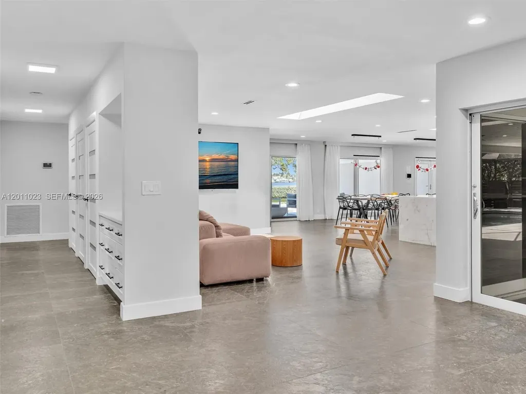 840 S Southlake Drive Hollywood FL 33019