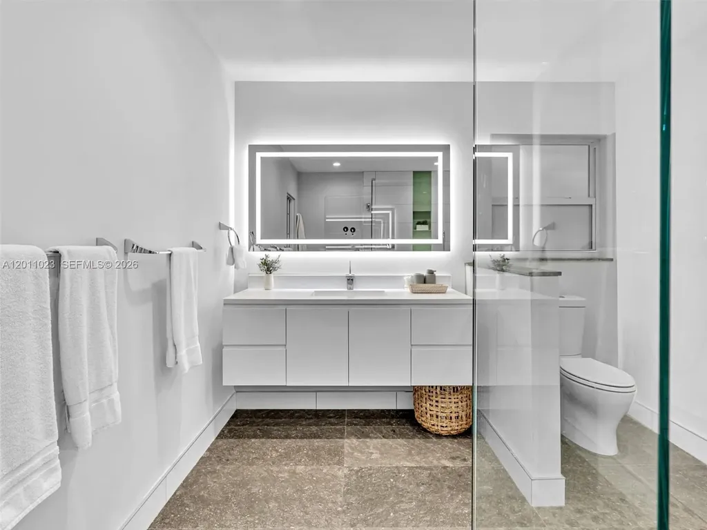 840 S Southlake Drive Hollywood FL 33019