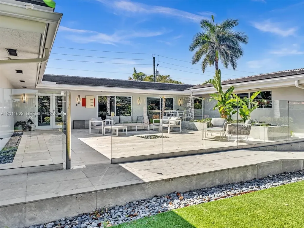 840 S Southlake Drive Hollywood FL 33019
