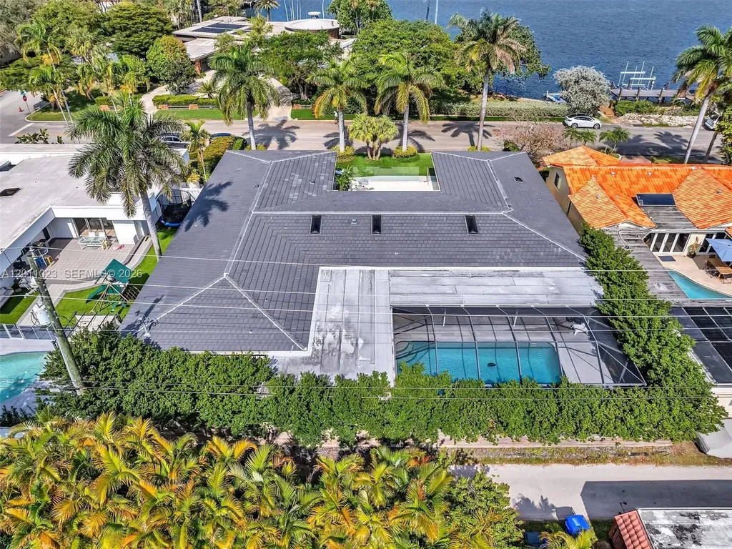 840 S Southlake Drive Hollywood FL 33019