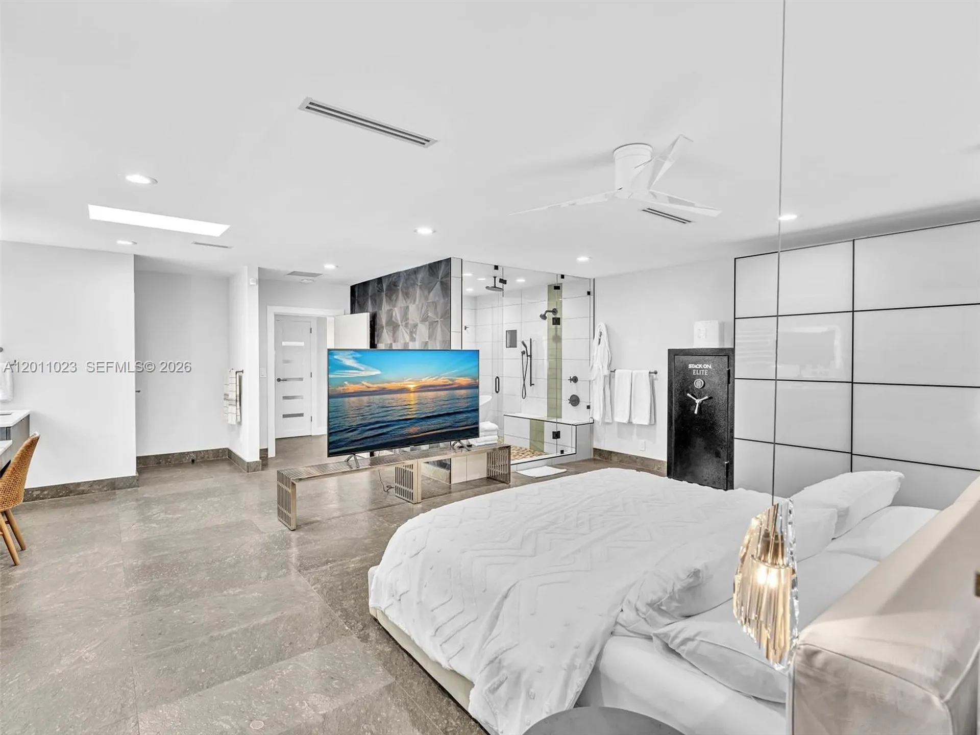 840 S Southlake Drive Hollywood FL 33019
