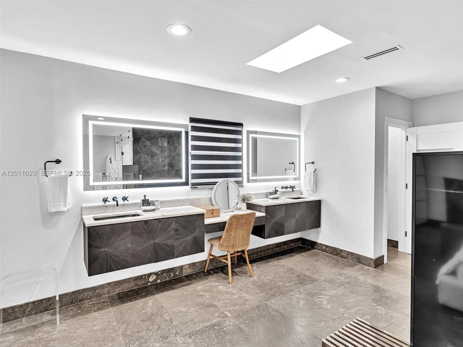 840 S Southlake Drive Hollywood FL 33019