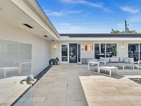 840 S Southlake Drive Hollywood FL 33019