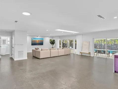 840 S Southlake Drive Hollywood FL 33019
