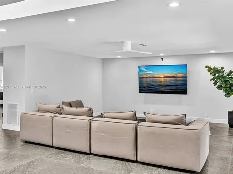 840 S Southlake Drive Hollywood FL 33019