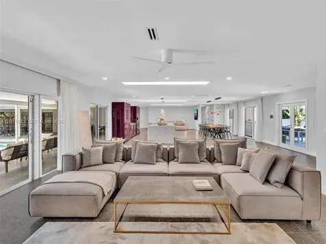 840 S Southlake Drive Hollywood FL 33019