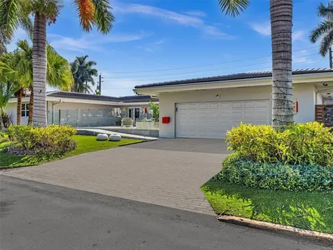 840 S Southlake Drive Hollywood FL 33019