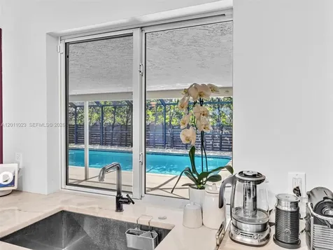 840 S Southlake Drive Hollywood FL 33019