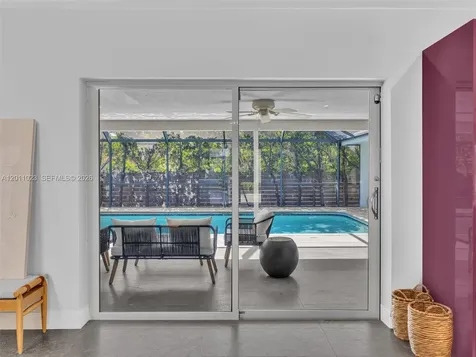 840 S Southlake Drive Hollywood FL 33019