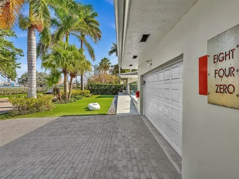 840 S Southlake Drive Hollywood FL 33019