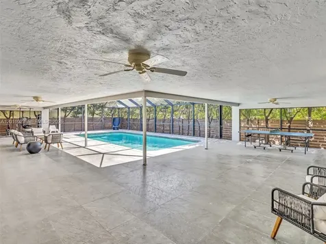 840 S Southlake Drive Hollywood FL 33019