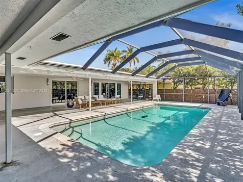 840 S Southlake Drive Hollywood FL 33019