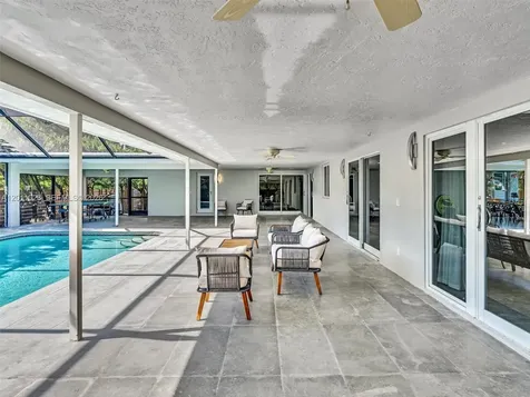 840 S Southlake Drive Hollywood FL 33019