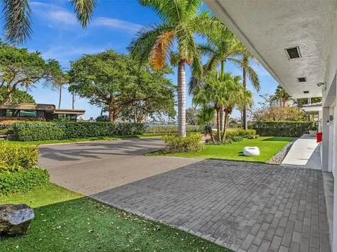 840 S Southlake Drive Hollywood FL 33019