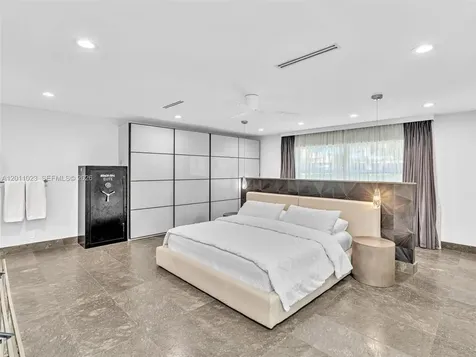 840 S Southlake Drive Hollywood FL 33019