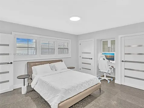840 S Southlake Drive Hollywood FL 33019