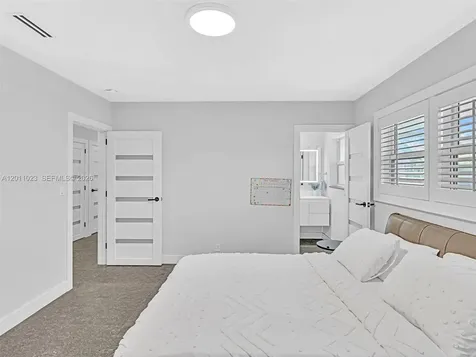 840 S Southlake Drive Hollywood FL 33019