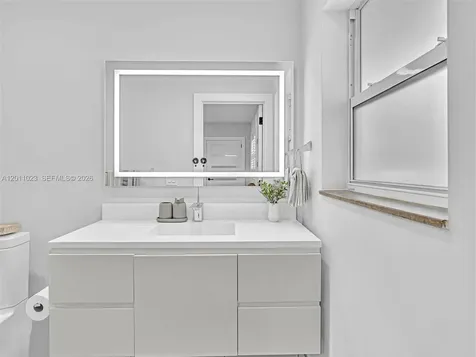 840 S Southlake Drive Hollywood FL 33019