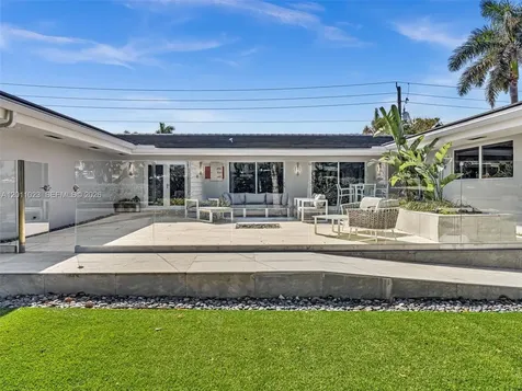 840 S Southlake Drive Hollywood FL 33019
