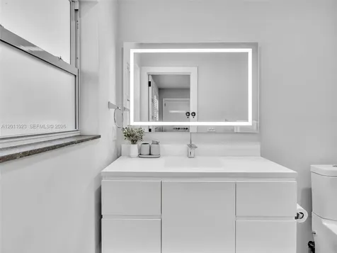840 S Southlake Drive Hollywood FL 33019