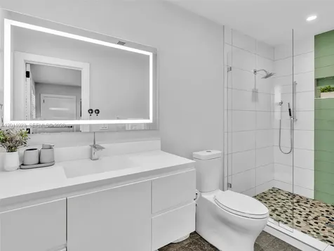 840 S Southlake Drive Hollywood FL 33019
