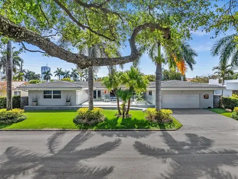 840 S Southlake Drive Hollywood FL 33019