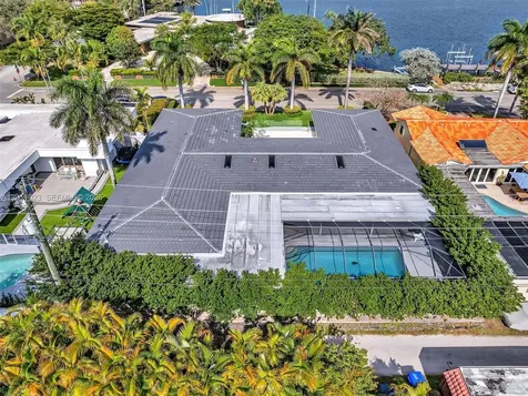 840 S Southlake Drive Hollywood FL 33019