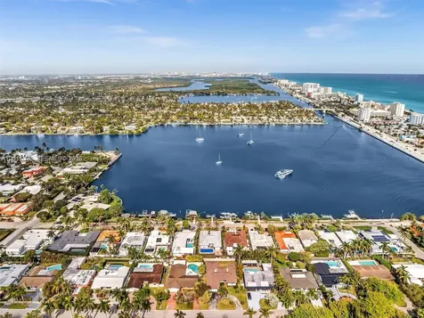840 S Southlake Drive Hollywood FL 33019