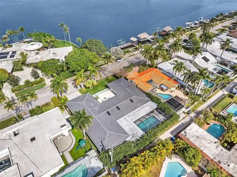 840 S Southlake Drive Hollywood FL 33019