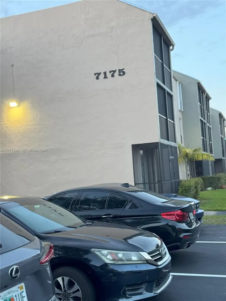 7175 Orange Drive Davie FL 33314